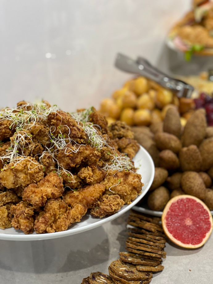 Crispy fried bites with cocktail catering details